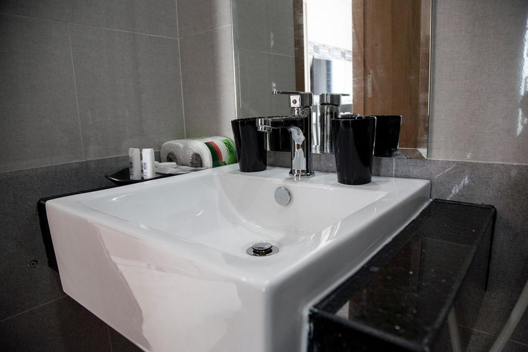 Bathroom 5, Hong Phuc Hotel 4 Da Nang, Da Nang