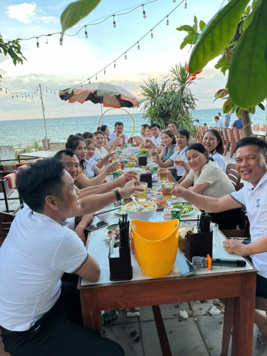 Food & Drinks