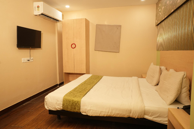 Bedroom 3, Hotel Shore I Faridabad, Faridabad