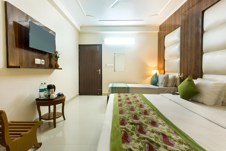 Bedroom 2, Airport Hotel Earth, Delhi