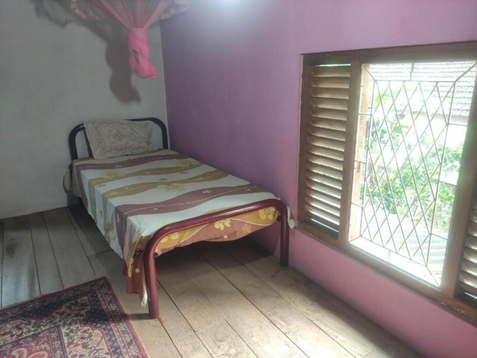 4, Mountain View, Elpitiya
