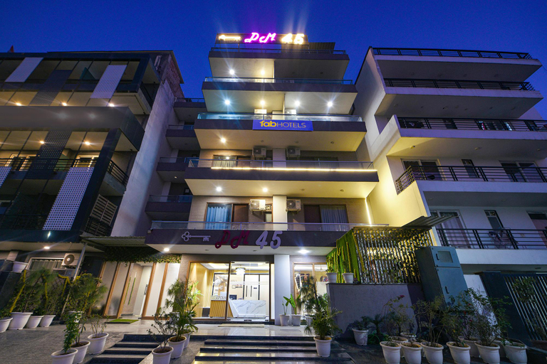 Others 5, FabHotel DM 45 – Nr Millenium city center Metro, Gurgaon