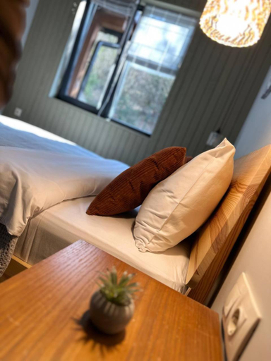 Bedroom 2, Над фермою, Mizhhirs'kyi