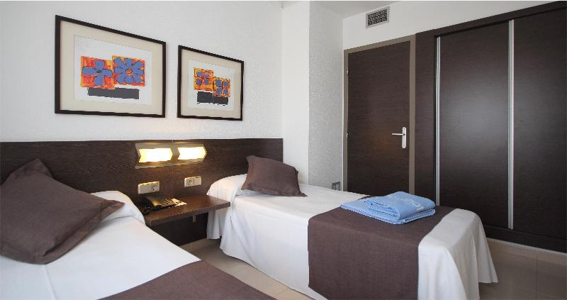 Bedroom 3, AQUA Hotel The Breeze & Spa - All Inclusive - Adults Only - 4Sup, Barcelona