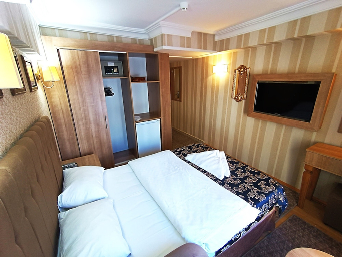 Bedroom 2, Hamit Hotel, Fatih