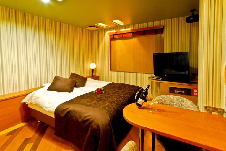 Others 3, Hotel Joy (Love Hotel), Okagaki