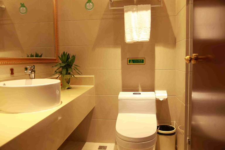 Bathroom 3, Vienna Hotel Pudong Airport Chenyang Rd, Shanghai