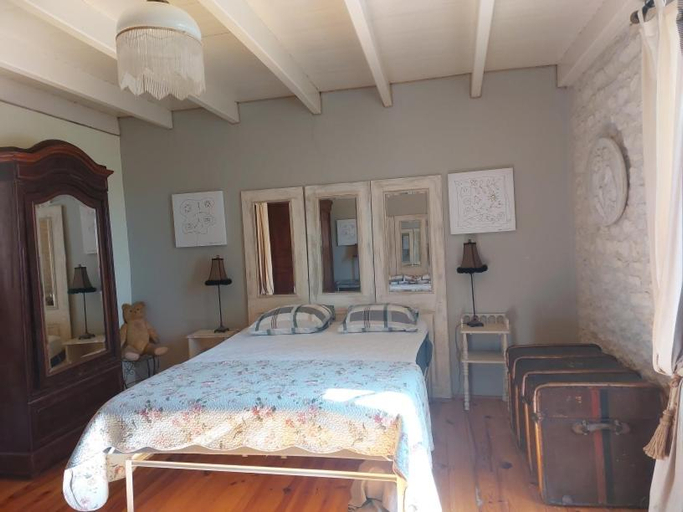 Others 2, le vieux prieure, Charente-Maritime