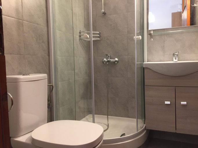 Bathroom 3, Studios Zina, Thessaly