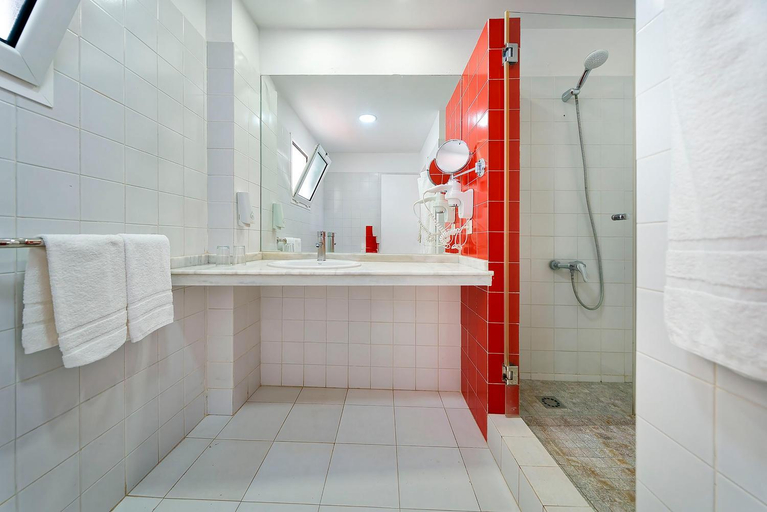 Bathroom 5, Servatur Altamadores, Las Palmas