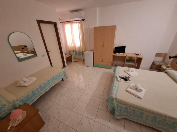 Bedroom 3, Riccio Hotel, Olbia-Tempio