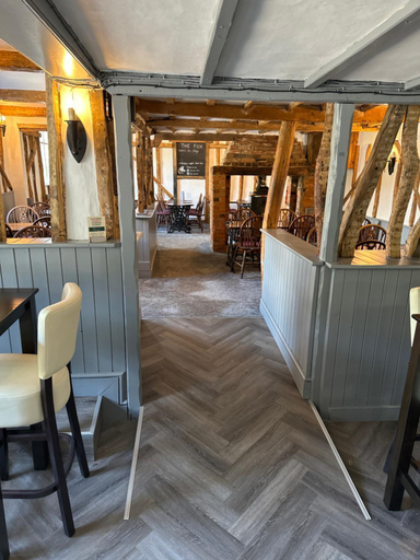 Others 5, The Fox Inn, Essex