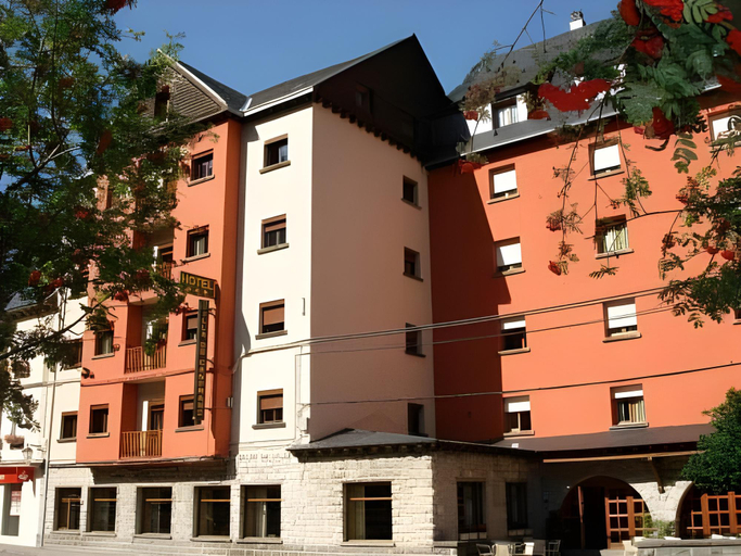 Others 5, Hotel Villa de Canfranc, Huesca
