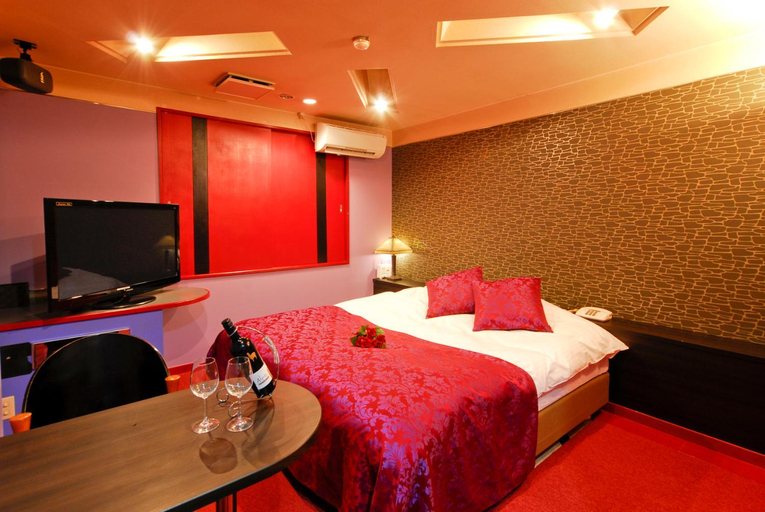 Others 4, Hotel Joy (Love Hotel), Okagaki
