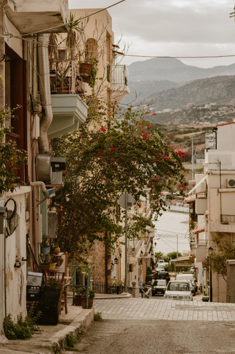 Others 5, MOD 15 City Centre, Crete
