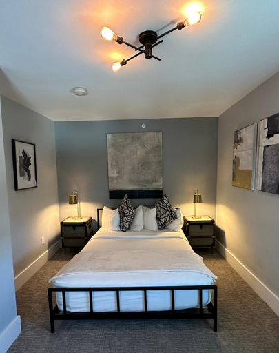 2, Entire Modern 7 Unit 7 Bath Boutique Inn, Newport