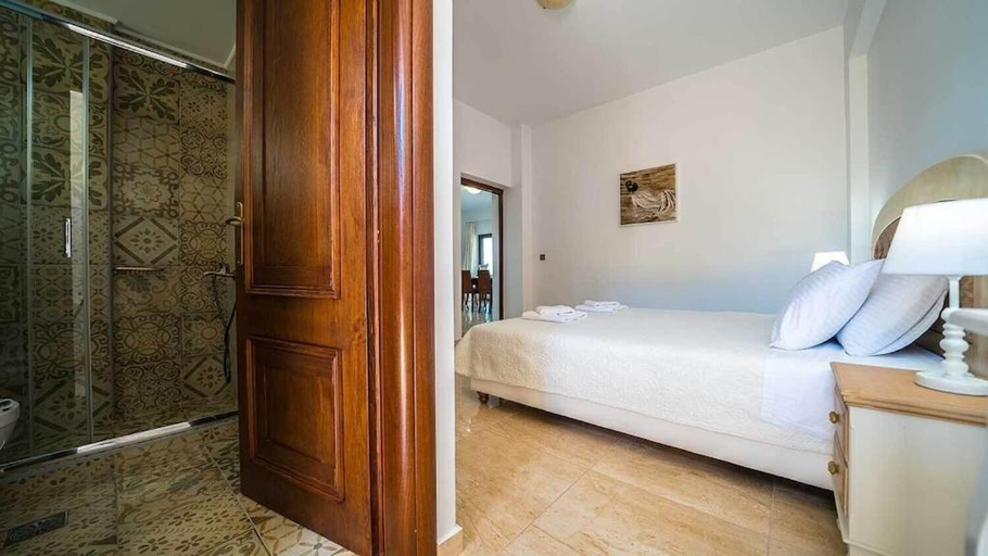 Others 2, Grand Olympia,Luxury, spacious indoor&outdoor area, Crete