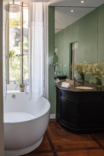 Bathroom 4, Hotel restaurant de Bouilhac, Dordogne