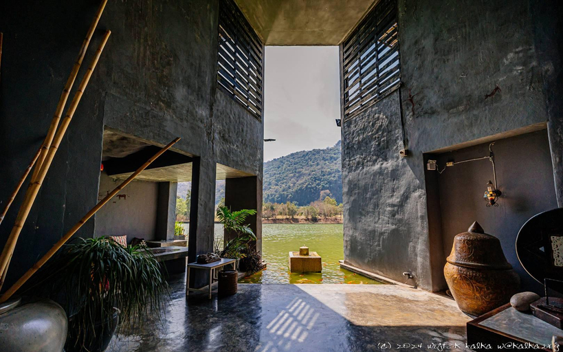 Exterior & Views 1, Avartarn Miracles Hotel, Ban Rai