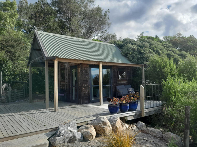 Others 2, Richmond Cabins, Tasman