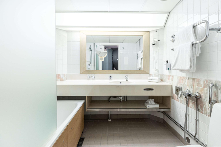Bathroom 4, Scandic Rosendahl, Pirkanmaa