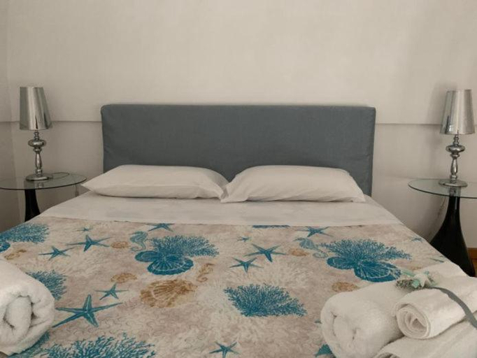Others 3, B&B Verdi, Brindisi