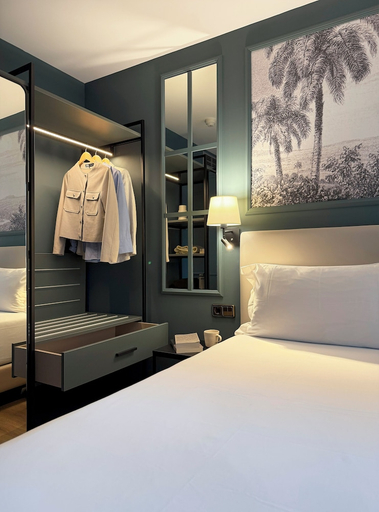 Bedroom 3, Luze Castellana, Madrid