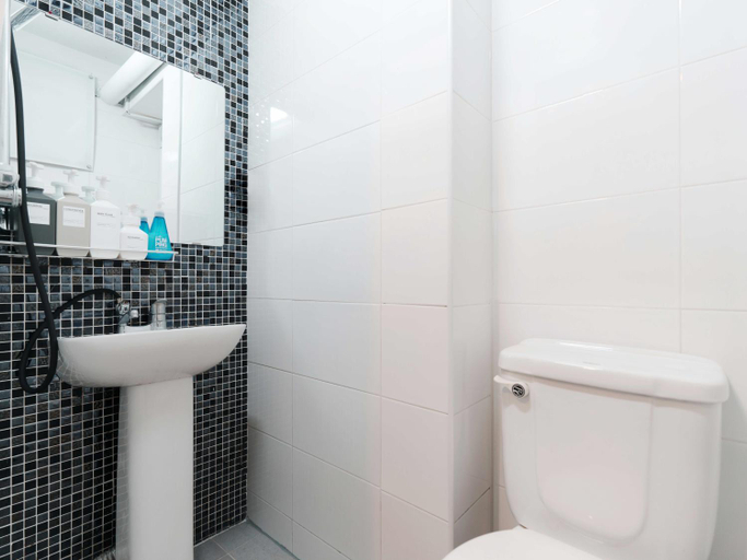 Bathroom 3, OkiDoki House, Mapo