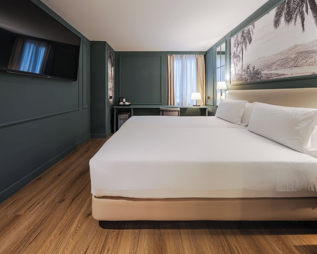 Bedroom 3, Luze Castellana, Madrid