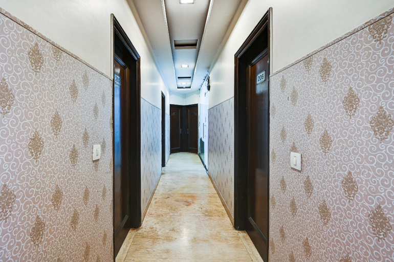 Public Area 2, Hotel Amby Inn by Quadis - Lajpat Nagar, Delhi