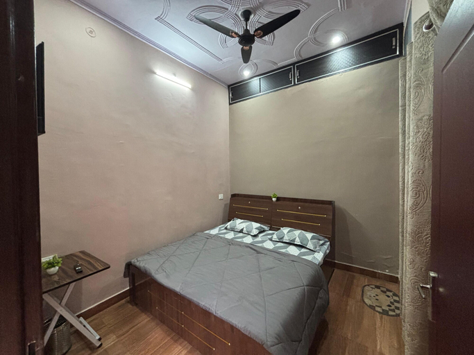 Room 4, Maa Bhagwati Homestay & Restro, Nainital