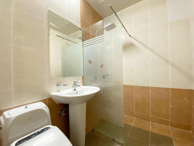 bathroom 4