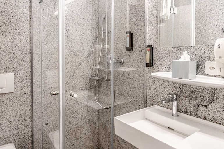 Bathroom 5, Hotel Stans-Sud, Nidwalden