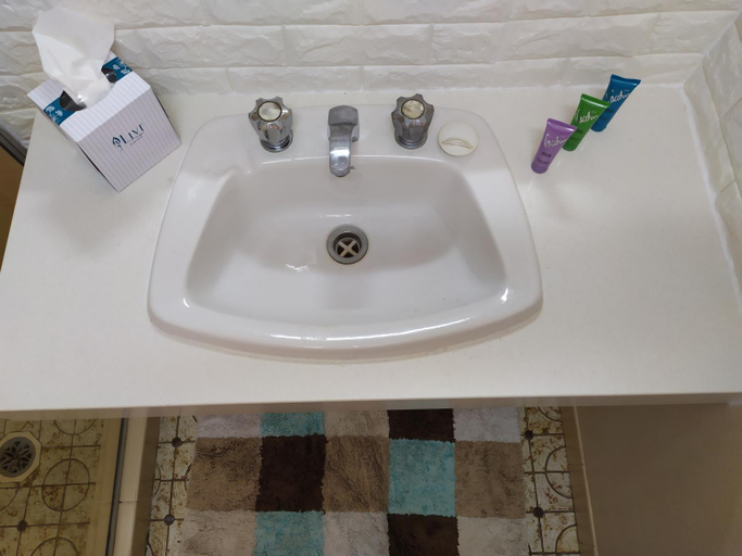 Bathroom, Toukley Motel, Wyong - North-East