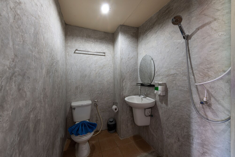 Bathroom 3, myPatong Social Hostel, Phuket Island
