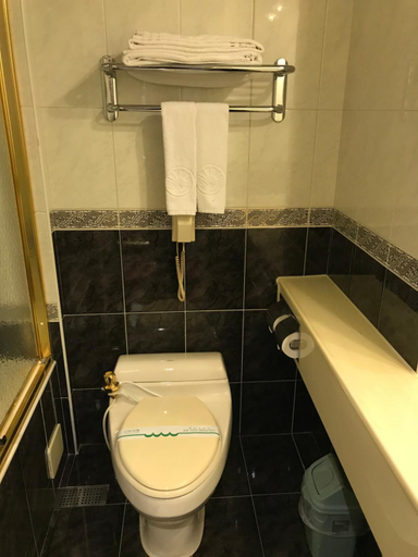 Bathroom 5, Sunrise Hotel, Tainan