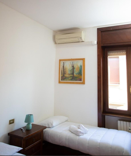 Others 5, SOFI HOME BERGAMO, Bergamo