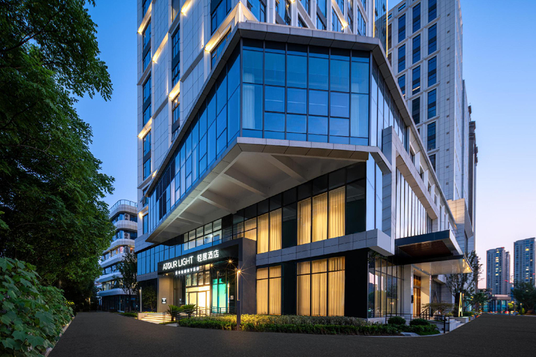 Exterior & Views