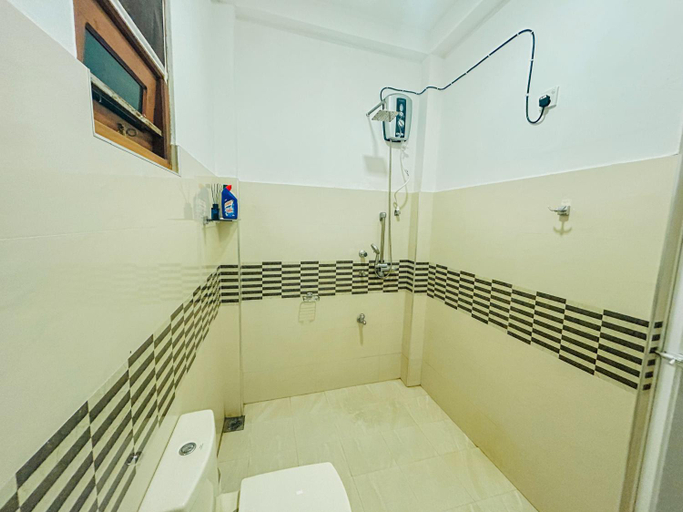 Bathroom 3, Ocean Guest, Weligama