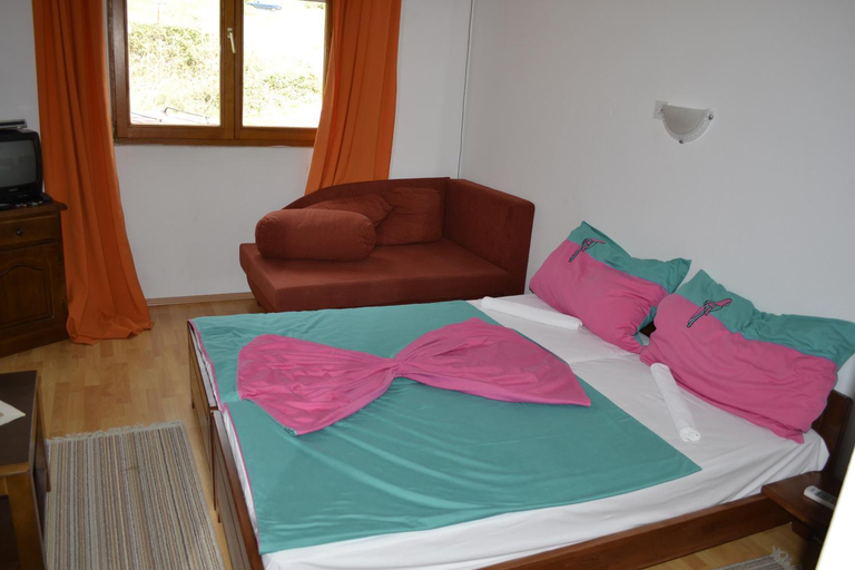Bedroom 2, Guest House Morski val