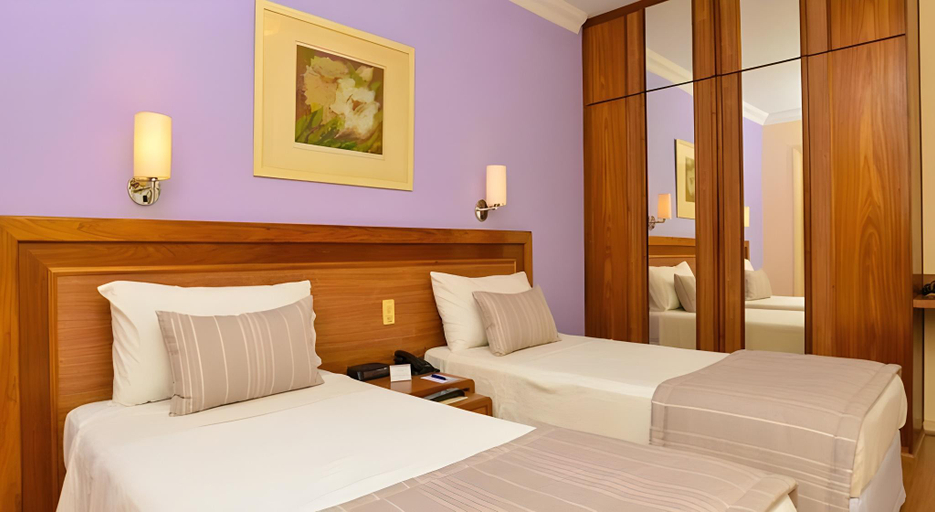 Bedroom 2, Regency Park Hotel, Rio de Janeiro