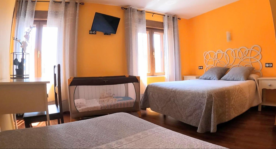 Bedroom 4, Hostal plaza mayor carrion de los condes, Palencia