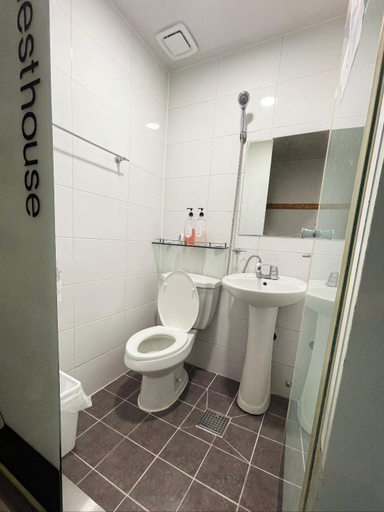 Bathroom 3, 24 Guesthouse Sinchon Avenue, Seodaemun
