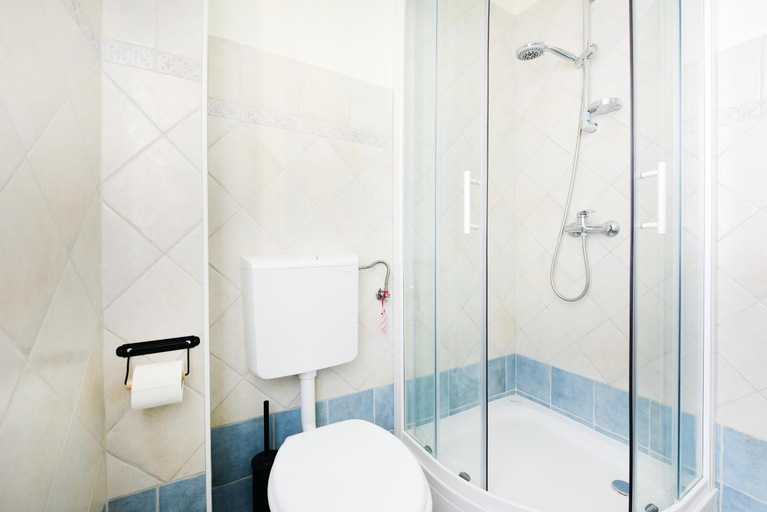 Bathroom 3, Apartments ZARA & TONI, Zadar