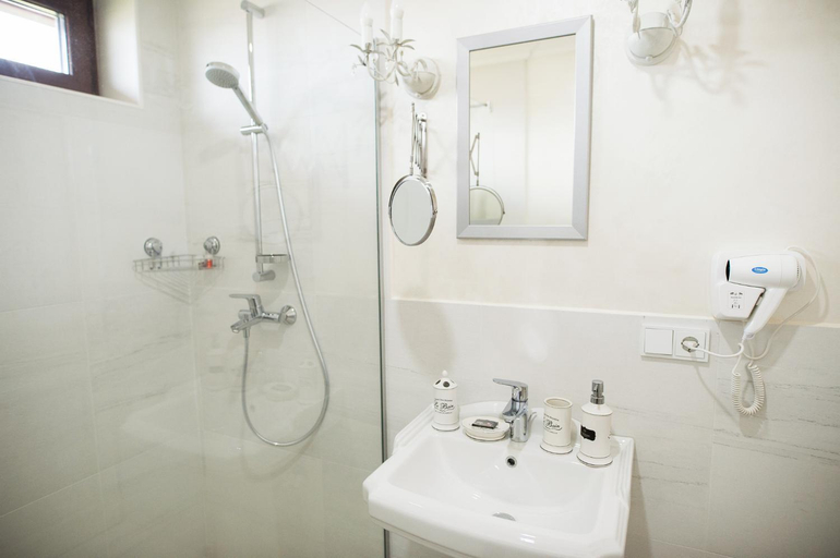 Bathroom, Paradisul Transilvaniei Resort, Blaj