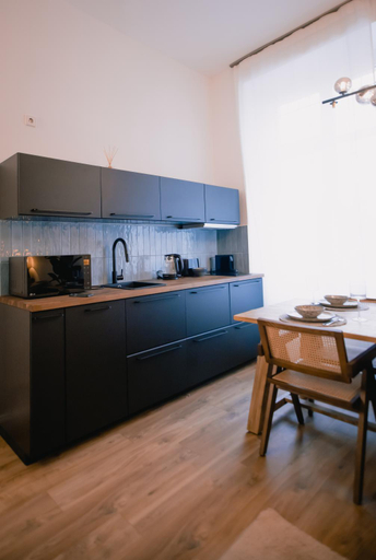Others 2, The Weinert Suites, Berlin