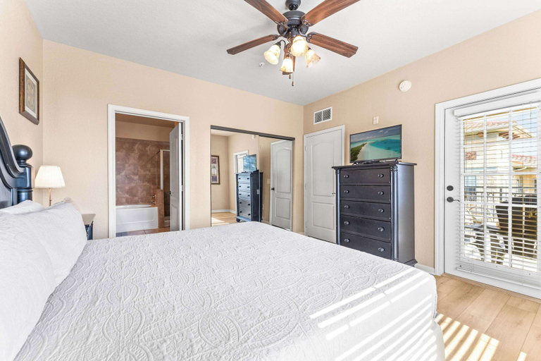 Room 4, Tuscan Paradise At Bella Piazza, Polk