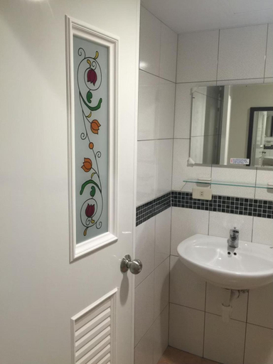 Bathroom 4, Kenting Maldives Hot Spring Hotel, Pingtung