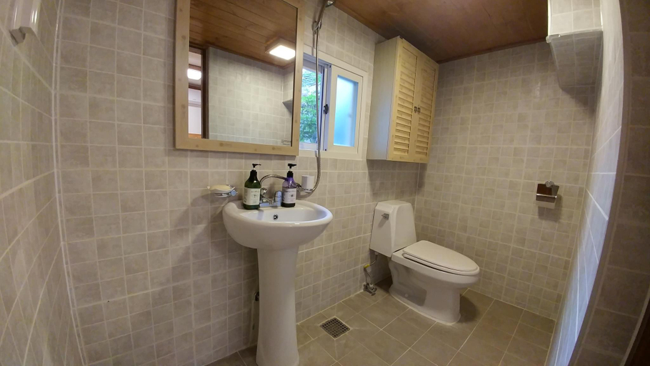 Bathroom 3, Sohyeondang Hanok Guesthouse, Jongno