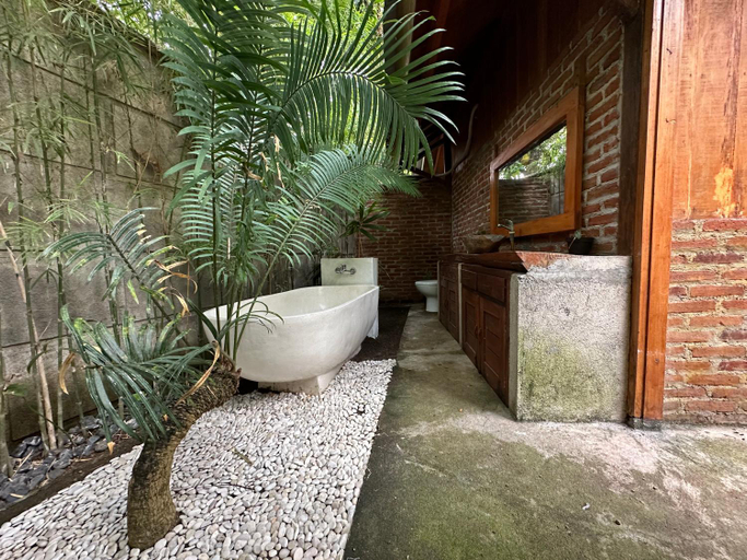 Bathroom 3, Tahlia's Villa, Lombok